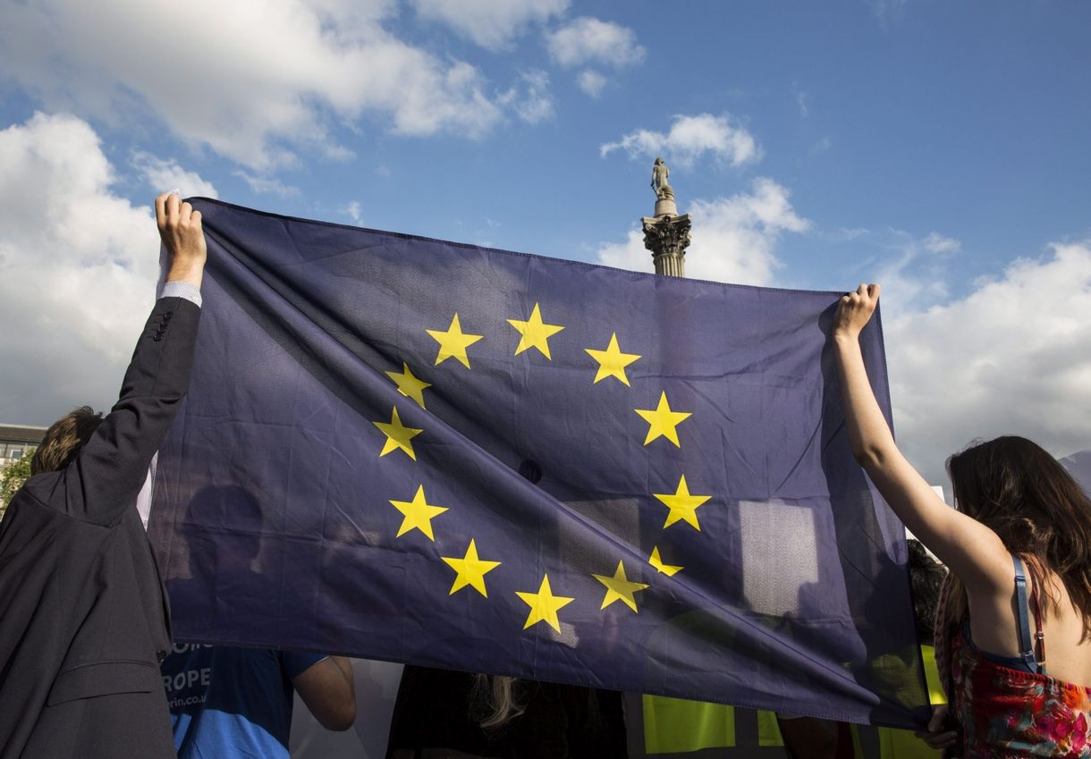 Legyen népszavazás az EU-tagságunkról is!