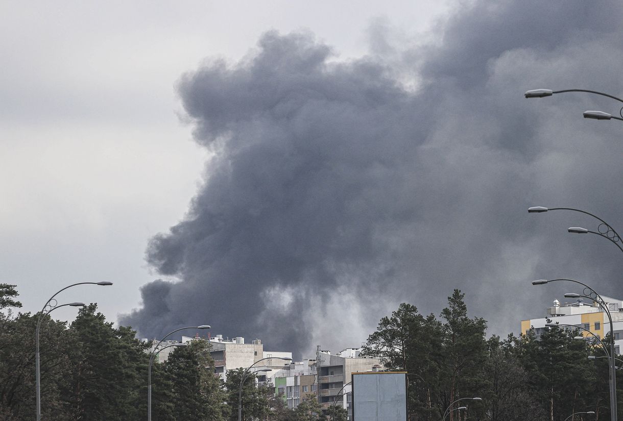 Kijevet bombázták az éjjel, a polgármester azt kéri, még senki ne térjen haza