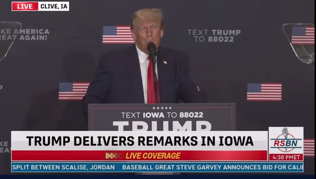 Trump Orbánt magasztalta, amiért Orbán korábban Trumpot magasztalta 