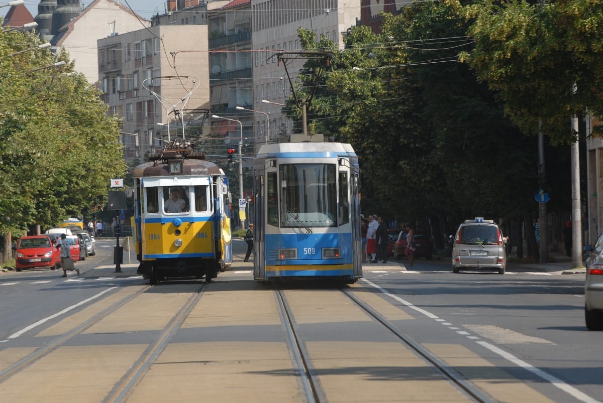 Nosztalgiavillamosok vonulnak fel Budapesten 
