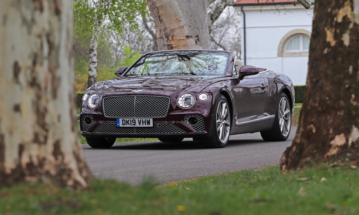 Milyen egy 90 millió forintos új Bentleyvel kabriózni? Kipróbáltuk