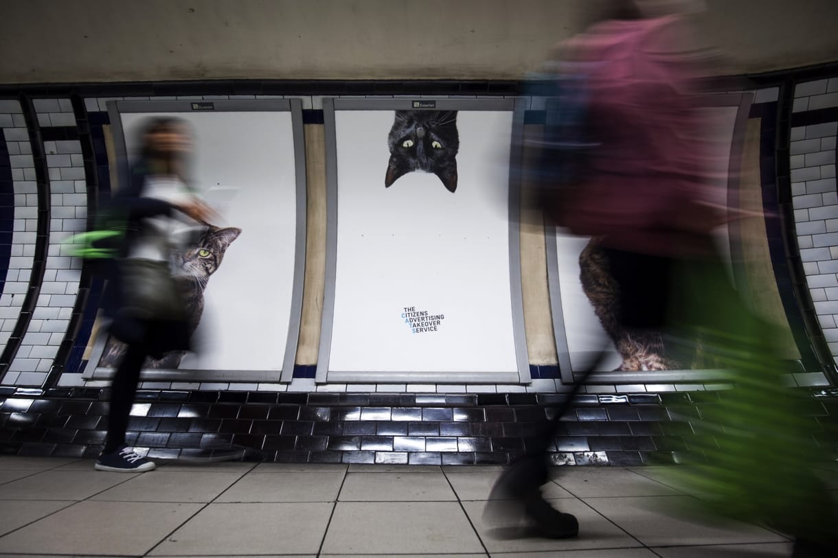 Egy brit futva utolérte ugyanazt a metrókocsit, amiből kiszállt
