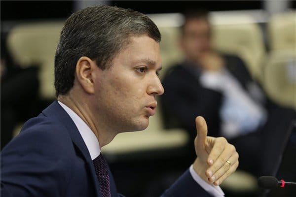 Fordulat a Petrobras-botrányban: lemondott a korrupció elleni miniszter