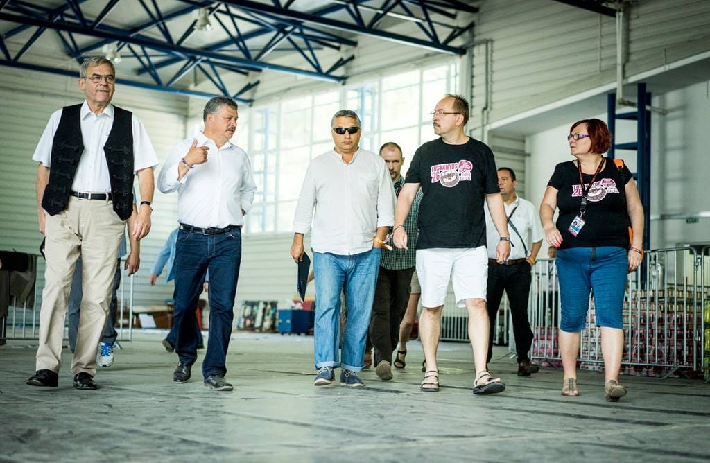Megvan, honnan szerezte Orbán a Terminátor-napszemüveget