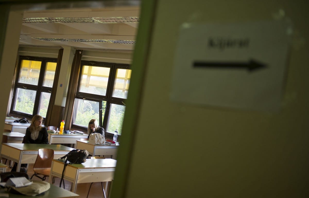 A törvényeket megszegve fenyíthetnék az iskolaőrök a gyerekeket