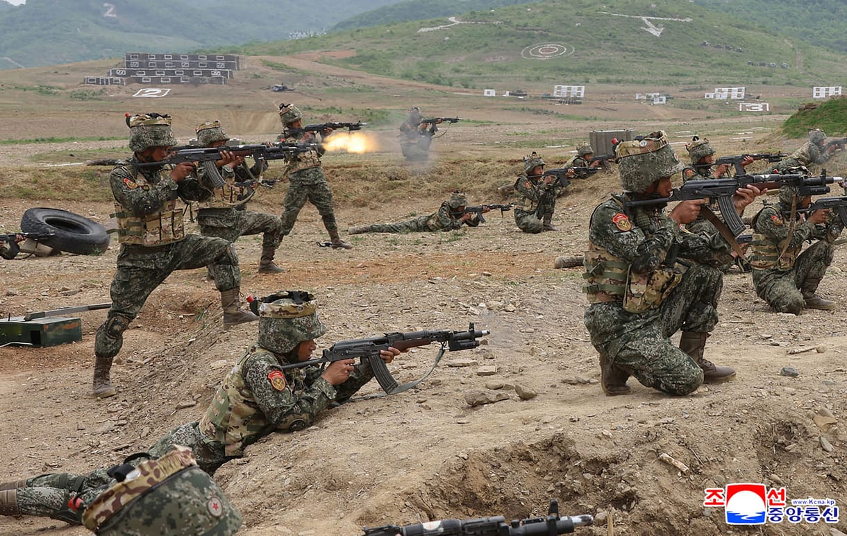 Az ukrán hírszerzés szerint 30 ezer észak-koreai katona készül Oroszországba