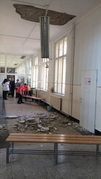 Leszakadt a plafon a Budai Középiskolában