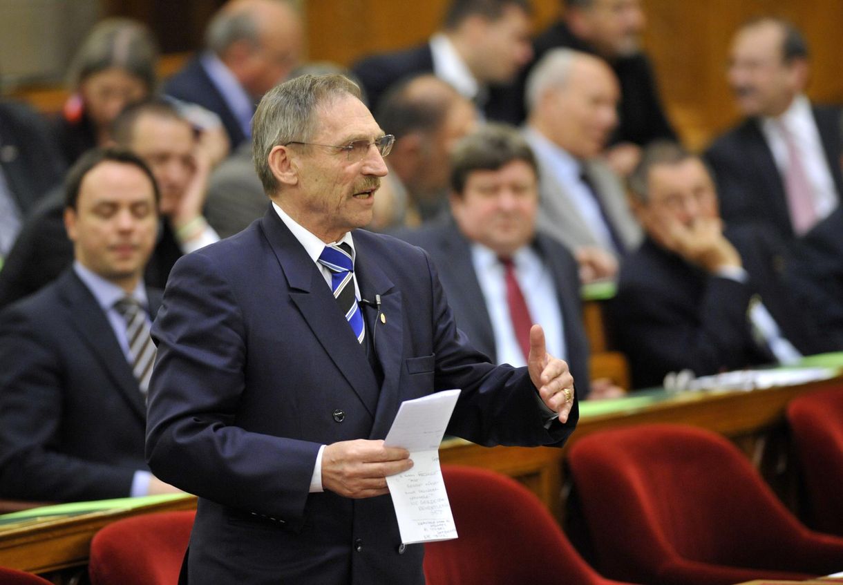 Pintér: aki tud, dolgozzon!