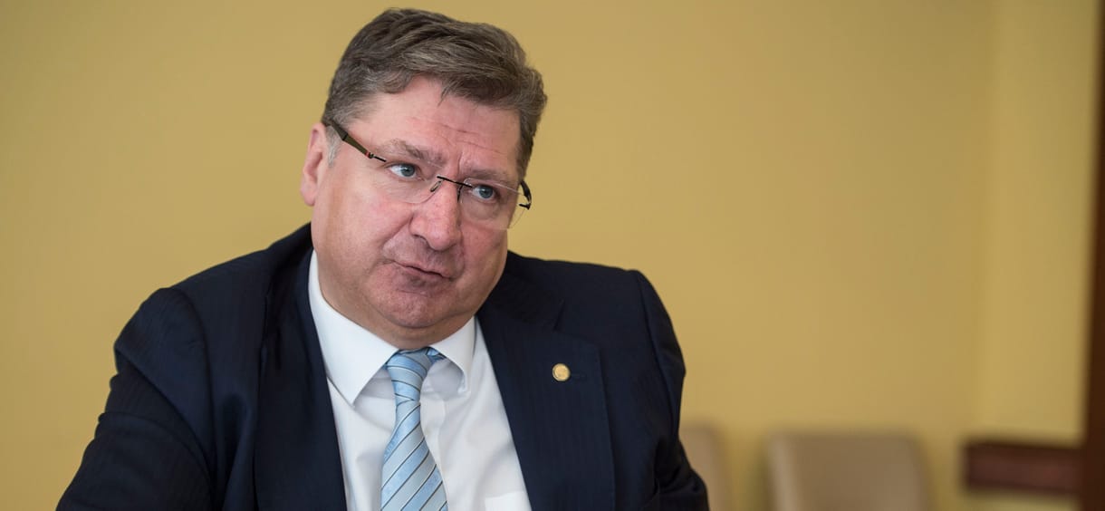Parragh László szerint „kissé erőteljesre sikerült” a kata módosítása
