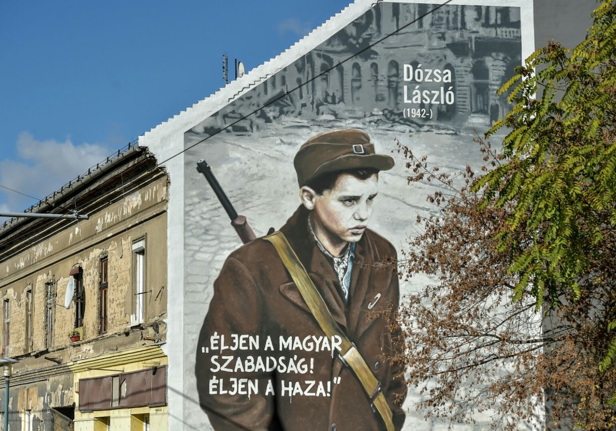 Lekerült Dózsa László neve egy 1956-os falfestményről