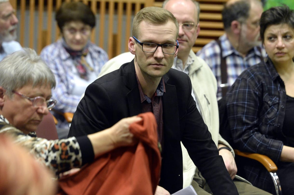 Tüntetnek a Teleki igazgatójáért, akit kikezdett a Klik