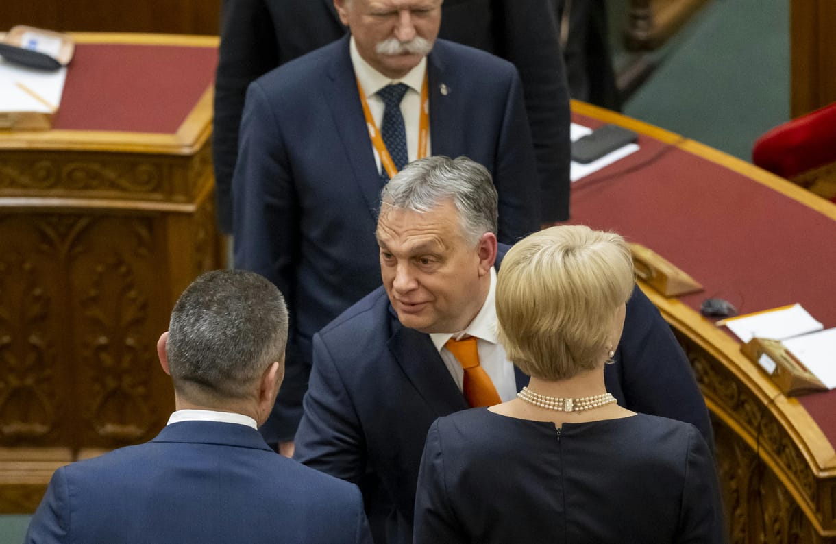 Abszurd piaci beavatkozással bünteti a kormány Matolcsyt és a magánbefektetőket