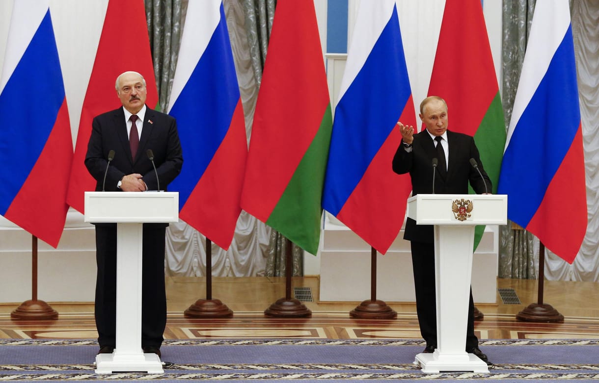 Lukasenka átpasszolta országát Putyinnak