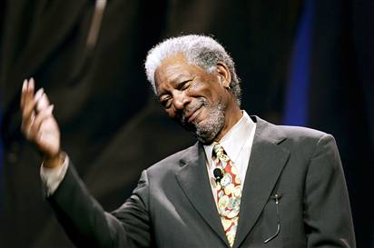 Politikusok lopják Morgan Freeman hangját?