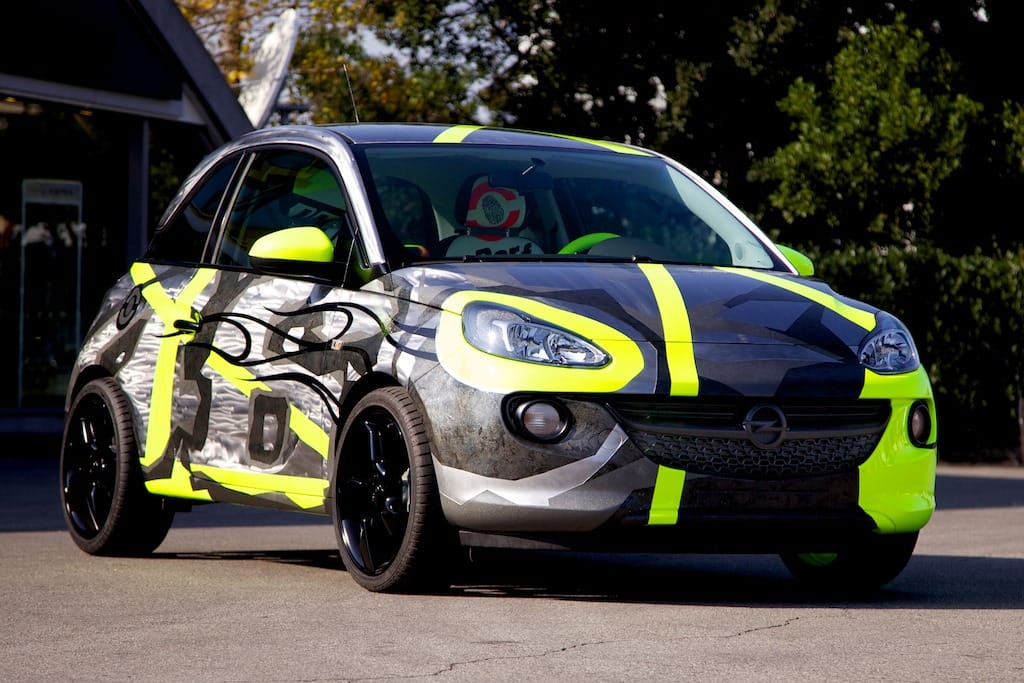 Valentino Rossi szabott át egy Opel Adamot - fotók