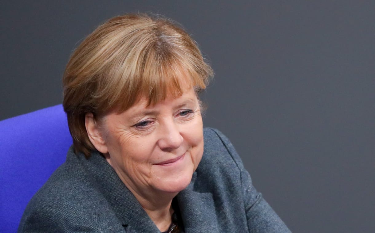 Merkel: veszélyesek az álhírek, észnél kell most már lenni