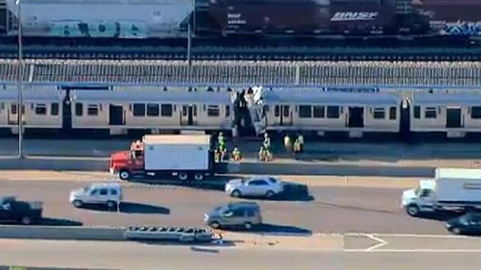 Azonos vágányra került két metró Chicagóban, sok a sérült