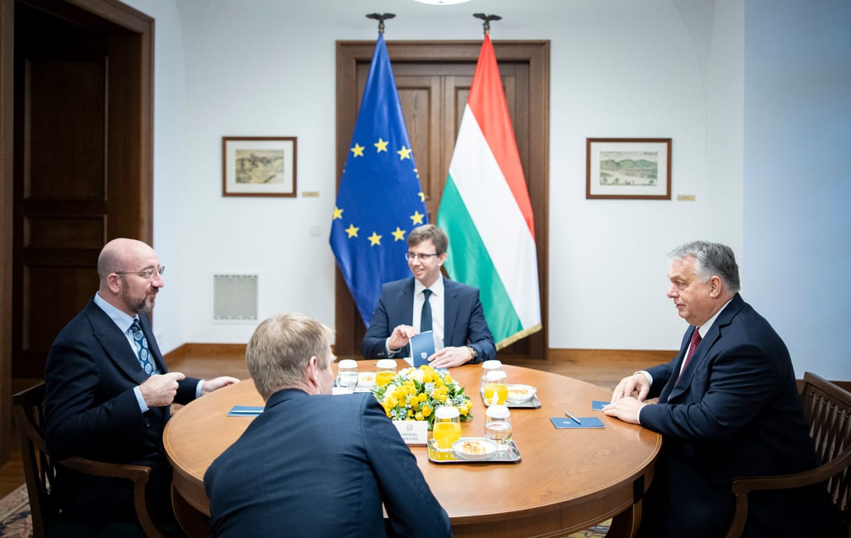 NZZ-értékelés: Orbán ideológiai váltást követel az EU-tól és az Ukrajna-politika megtorpedózásával fenyeget