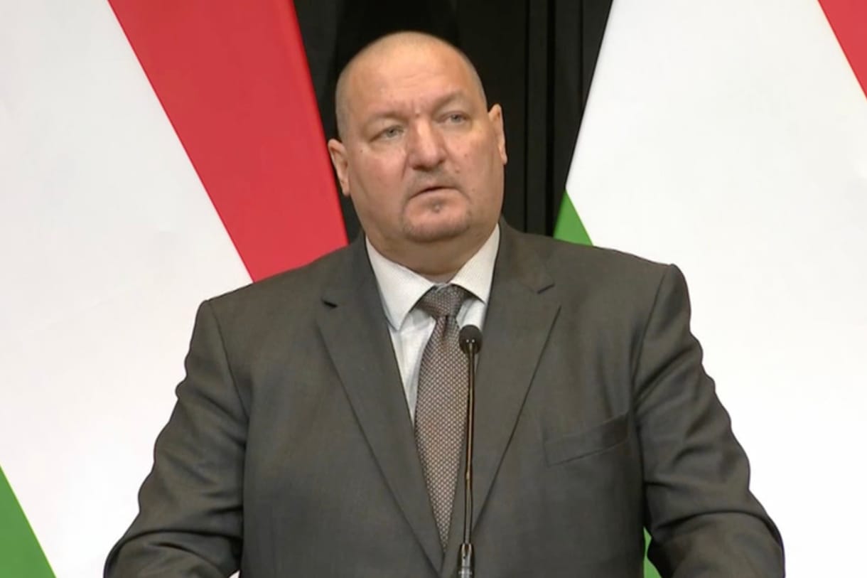 Németh Szilárd is egyetért azzal, hogy az Orbán-idézeteket le kellett szedni a csepeli gimnázium faláról