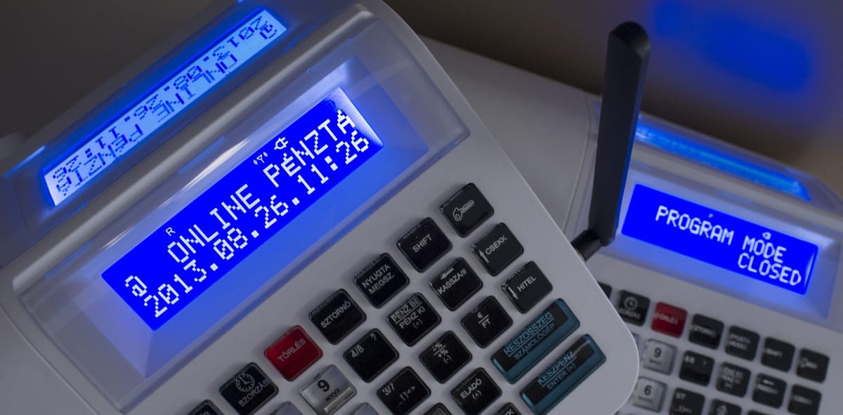 Online kassza: fogy a taxisok ideje, egyelőre nagyon szűk a gépkínálat