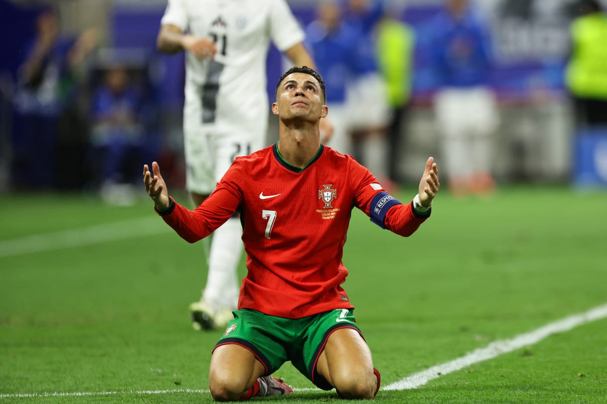 Cristiano Ronaldo elindította YouTube-csatornáját, és rögtön megdöntötte MrBeast rekordját