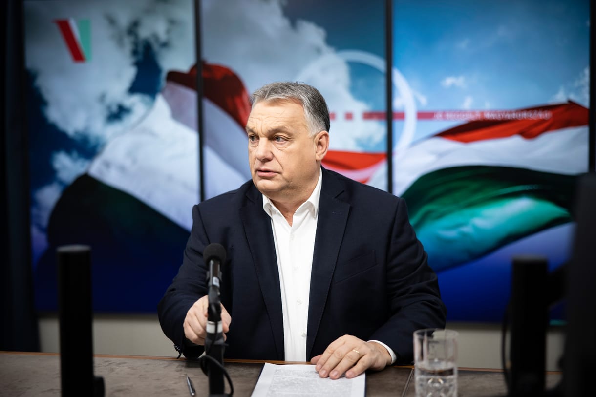 Orbán: Mi mondjuk meg, ki élhet velünk és ki nem