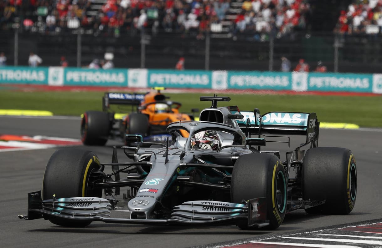 Történelmi győzelmet aratott Hamilton