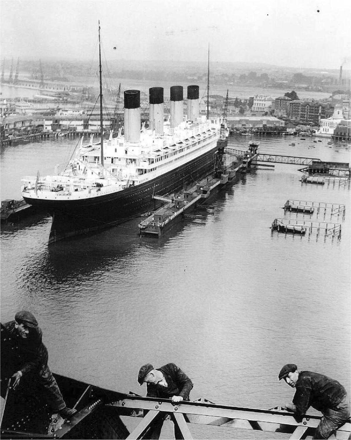A Titanic nővérei is el voltak átkozva