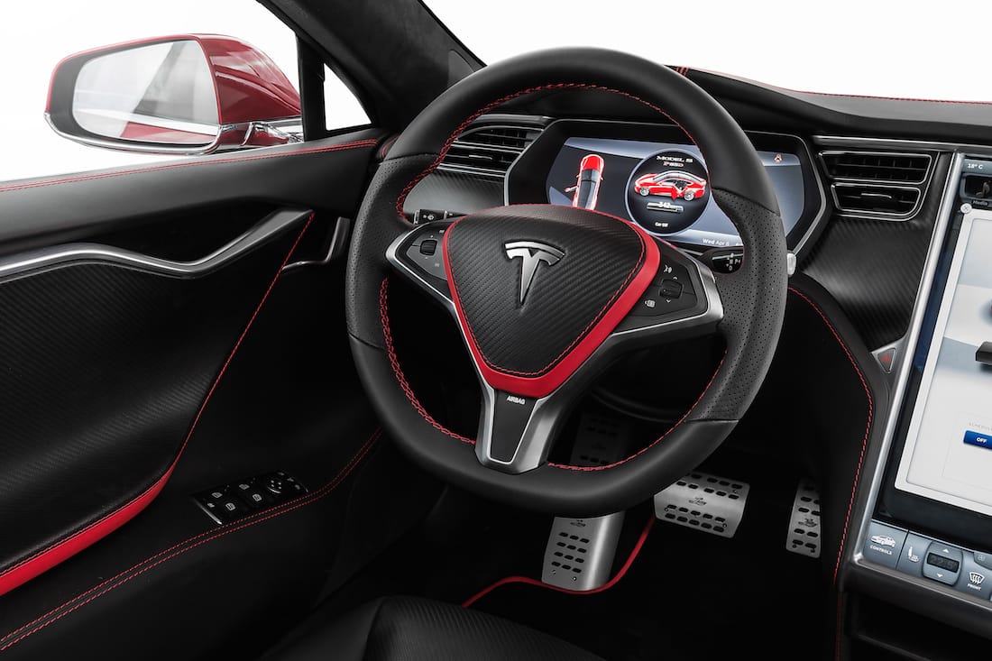 Európában is beindul a Tesla