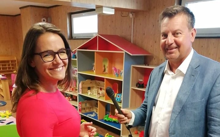 Egy fideszes képviselőjelölt játszóházában kampányolt Klausmann Viktor és Novák Katalin
