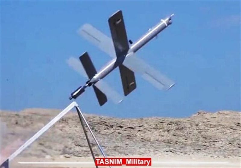 Irán bemutatta az új, kamikaze harci drónját