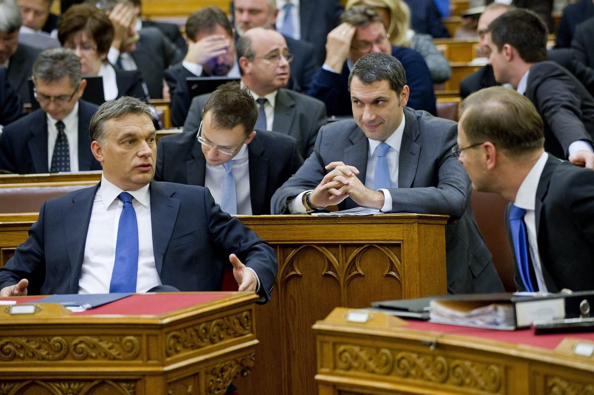 Mesterházy: Lázár le akarja váltani Orbánt