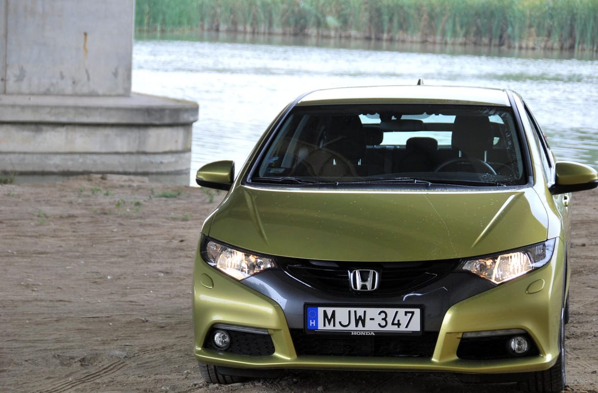 Honda Civic 1.6 dízel teszt: szükségből előnyt