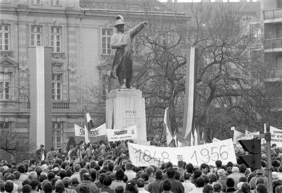 Parti Nagy Lajos: Kilencezer karakter