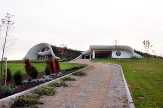 Magyar gömbház: föld alá rejtett luxus