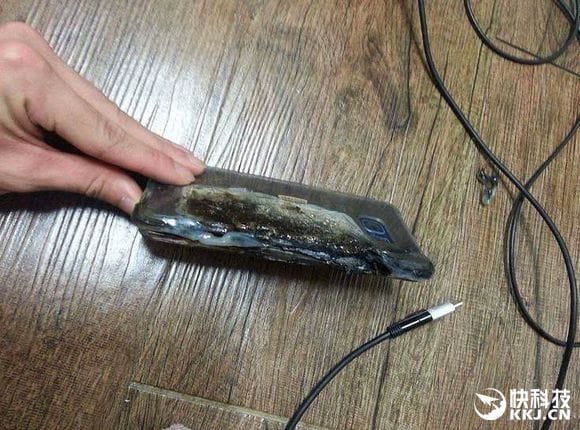 Kiderült, ki hibázott a robbanó Samsung telefonok akkumulátorainál