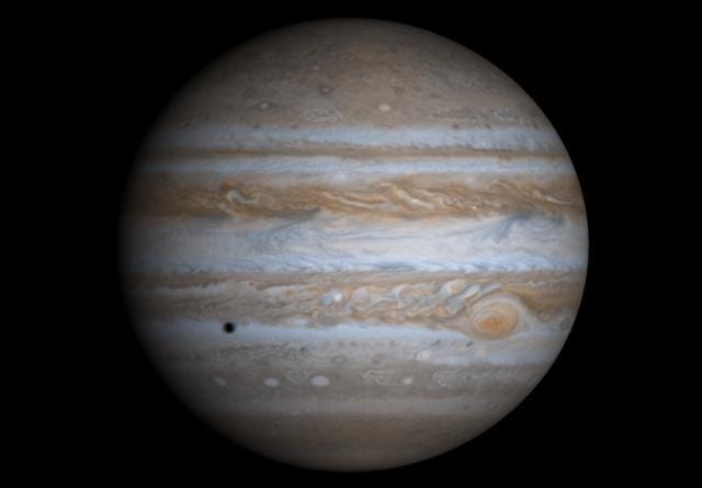Ma éjjel dől el, elzúg-e Juno a Jupiter mellett, vagy nem