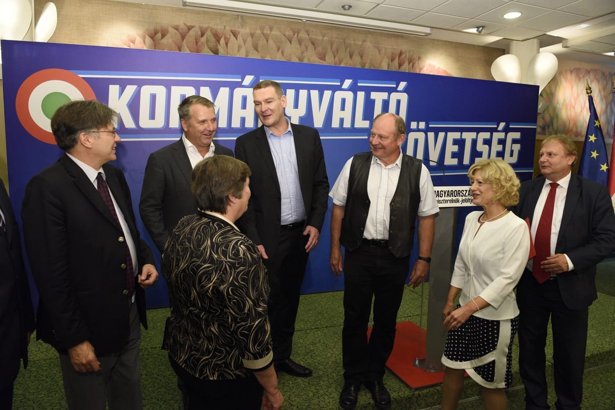 Kishantos vezetője beolvasott Szél Bernadettnek