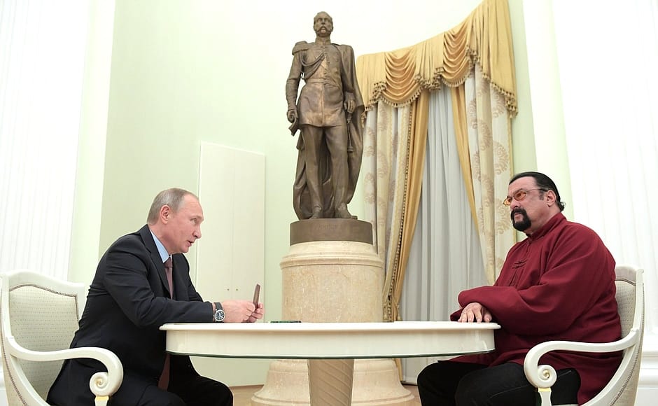 Steven Seagal mentené meg az amerikai-orosz viszonyt