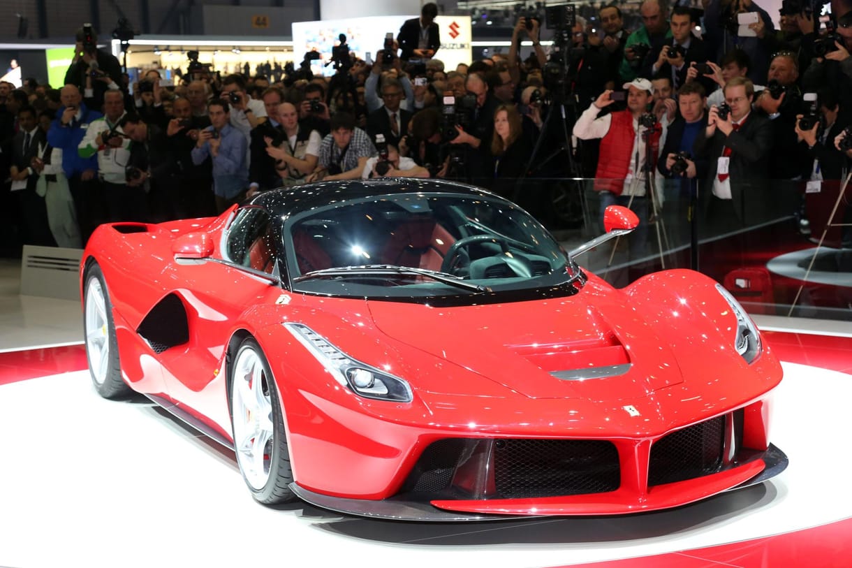 Viszik a Ferrarikat, mint a cukrot