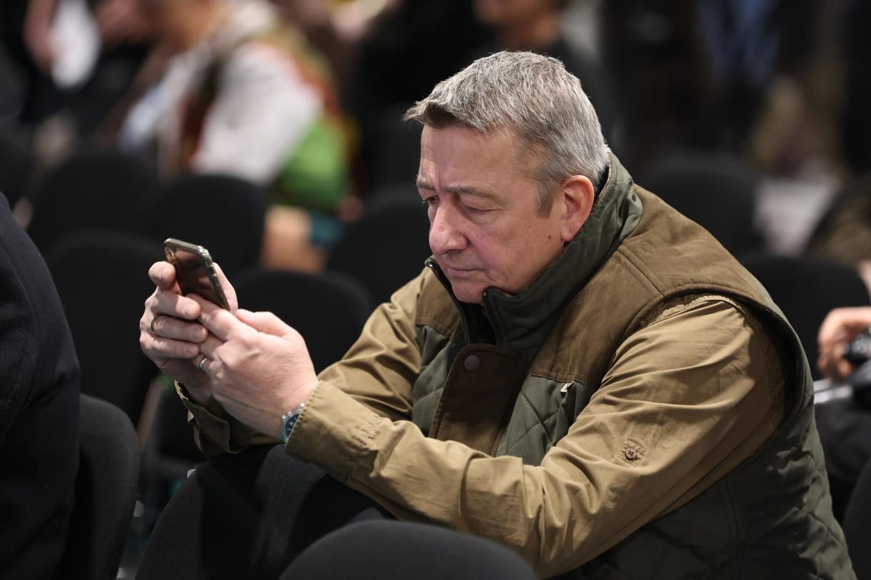 Békemenetet hirdetett a pápa vasárnapi miséjére Bayer Zsolt