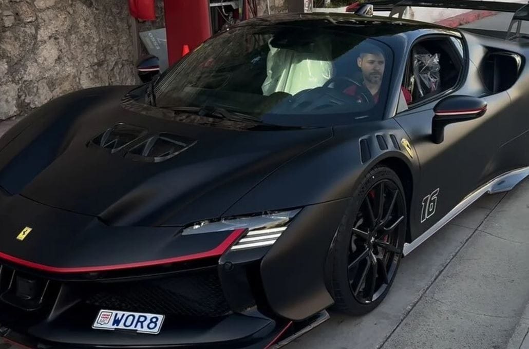 Elkészült Charles Leclerc negyedik egyedi Ferrarija