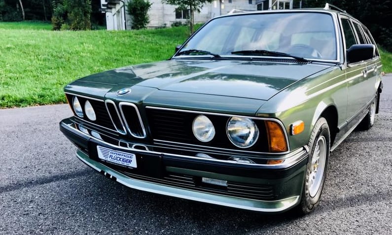 Ritka lehetőség: eladó egy szinte nem is létező 37 éves kombi 7-es BMW