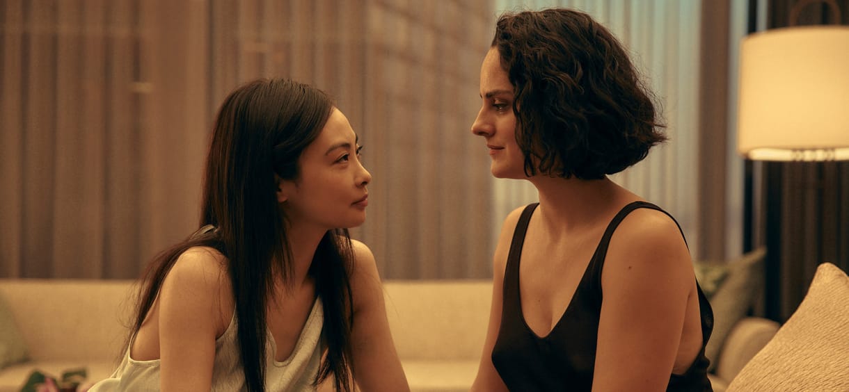 A maszturbálós jelenetnél egy apró jellel adta a tudtomra, hogy kísérletezni szeretne – interjú az új Emmanuelle film rendezőjével