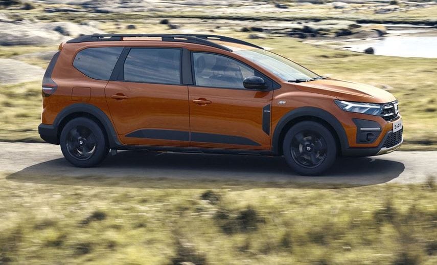 Itt a Dacia újdonsága a Jogger – hétüléses és hibrid is lesz belőle