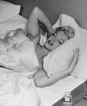 Kukkantson be Marilyn Monroe nyaralójába – fotókkal