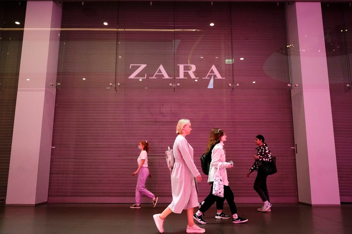 Raktárban maradt és olcsó ruhákkal versenyezne a Zara a Shein ellen