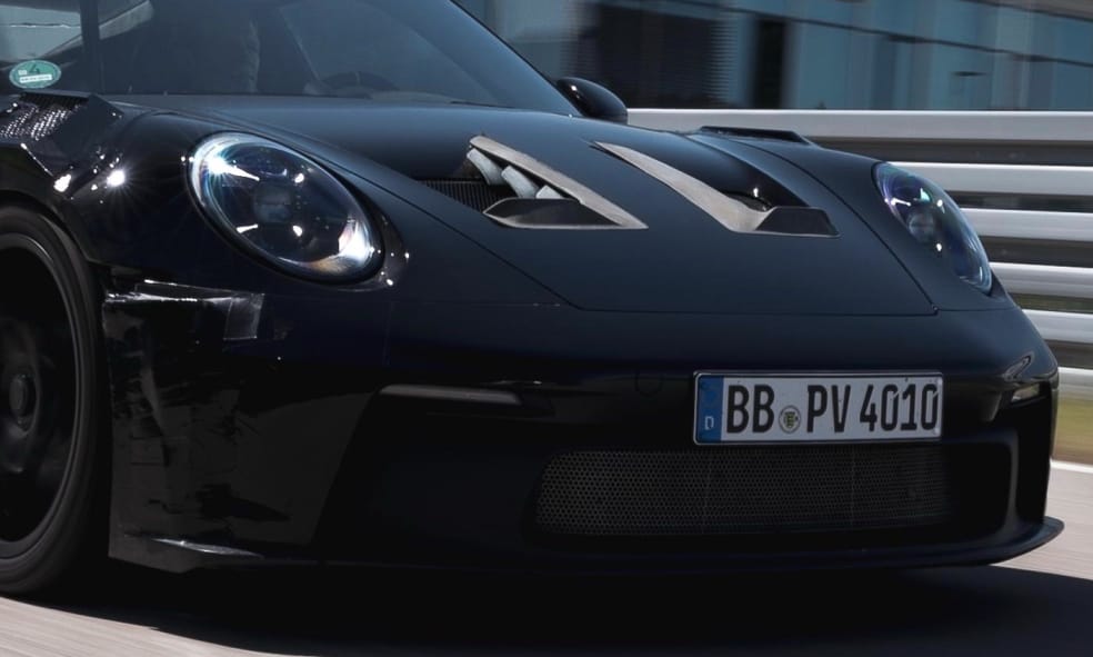 Jön a Porsche 911 kőkemény új sportverziója, már fotónk is van róla