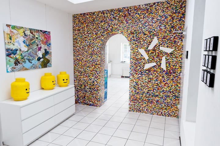 Lenyűgöző beltéri Lego-fal