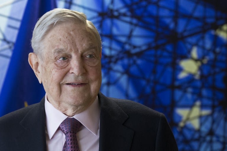 A Fidesz nem csak hazudik, de vak is: Soros nem megy Brüsszelbe, hanem ott járt